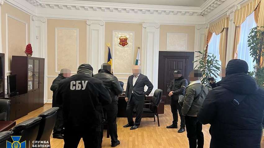 Разглашал данные о размещении подразделений ВСУ: СБУ сообщила о подозрении одному из мэров