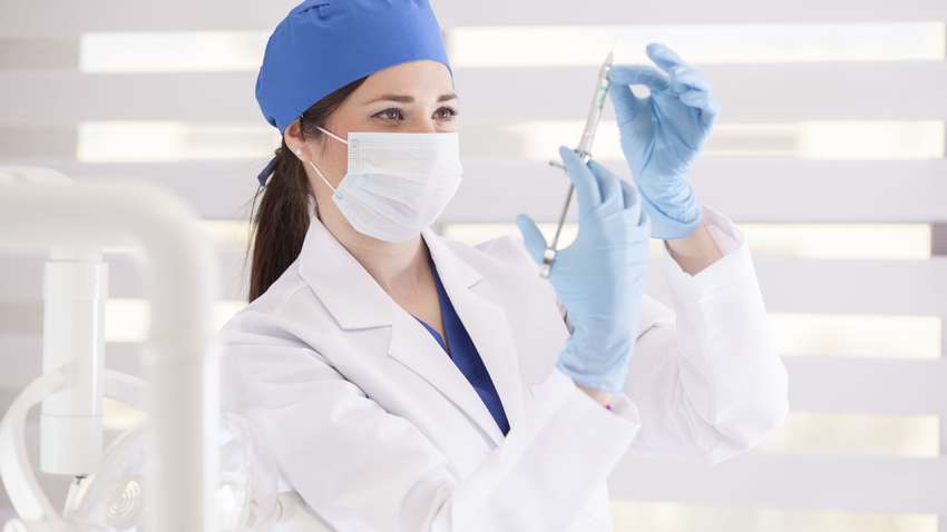 В Украине не хватает более 35 тыс. медицинских сестер и братьев