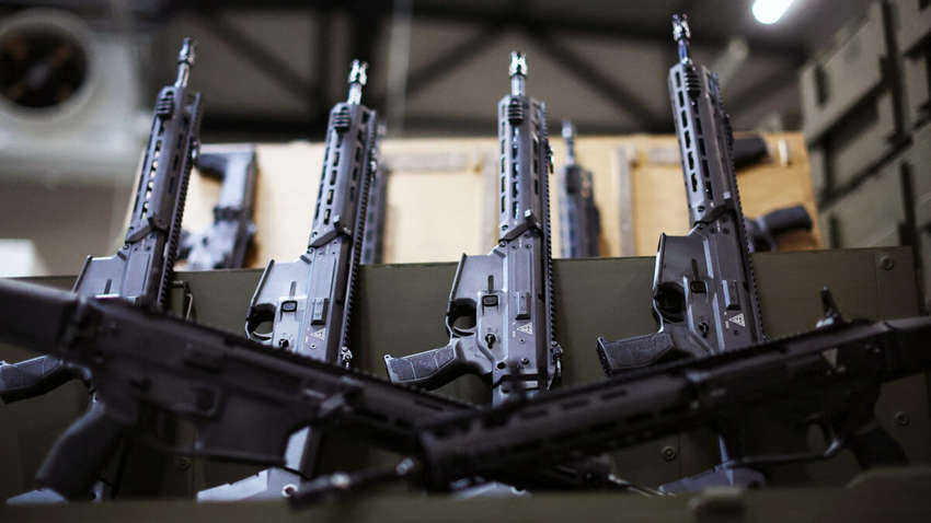 Ізраїль отримує зброю, яку мали відправити Україні: український дипломат розповів подробиці