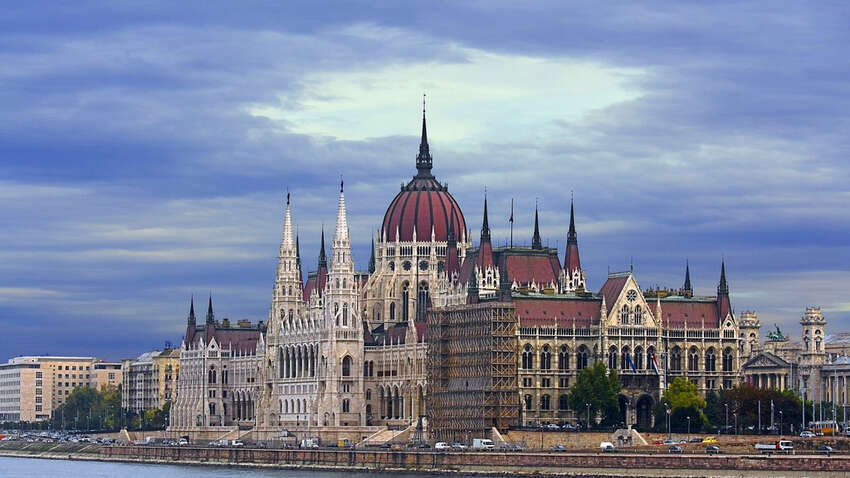 Кризис надвигается: в Венгрии заканчиваются деньги Кризис надвигается: в Венгрии заканчиваются деньги