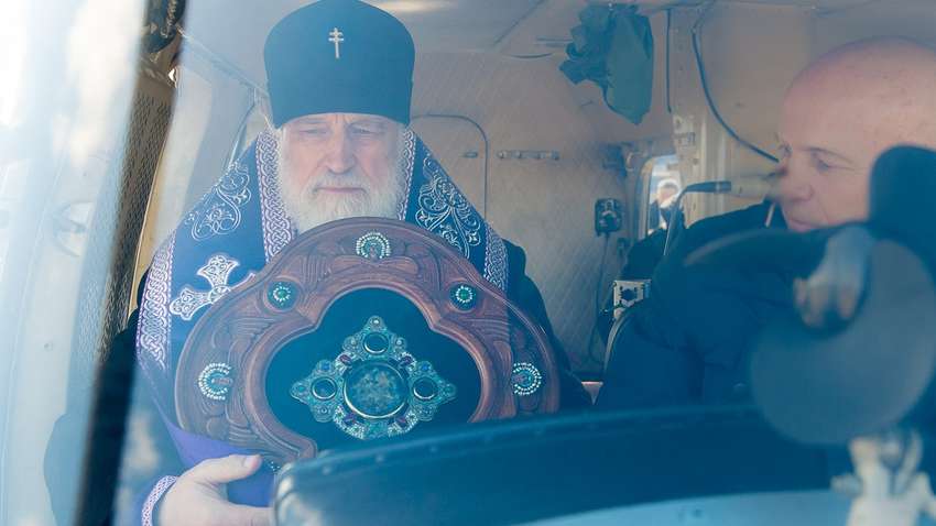 Минск с вертолета "обработали" святой водой