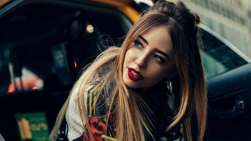 «Схожа на Біллі Айліш»: співачка Надя Дорофєєва змінила імідж