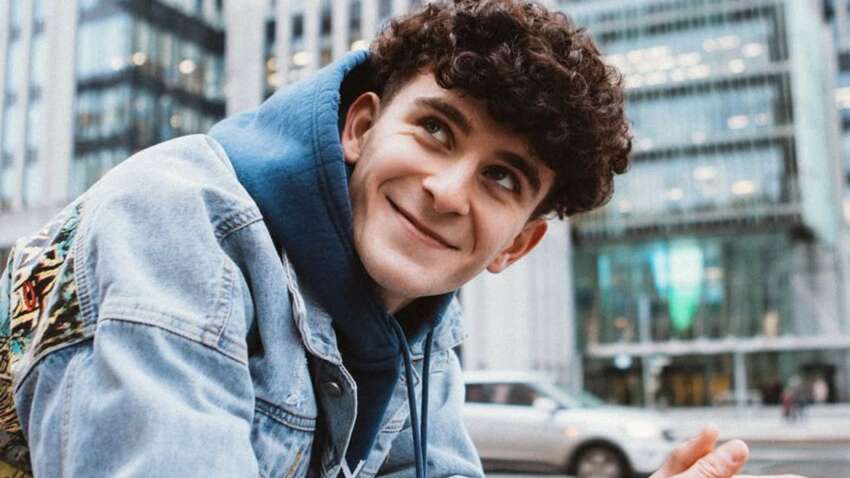 Блогер-мільйонник з України отримав російський паспорт (ФОТО)