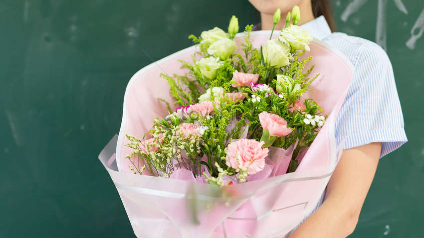 Підбірка поздоровлень на День вчителя: як висловити вдячність