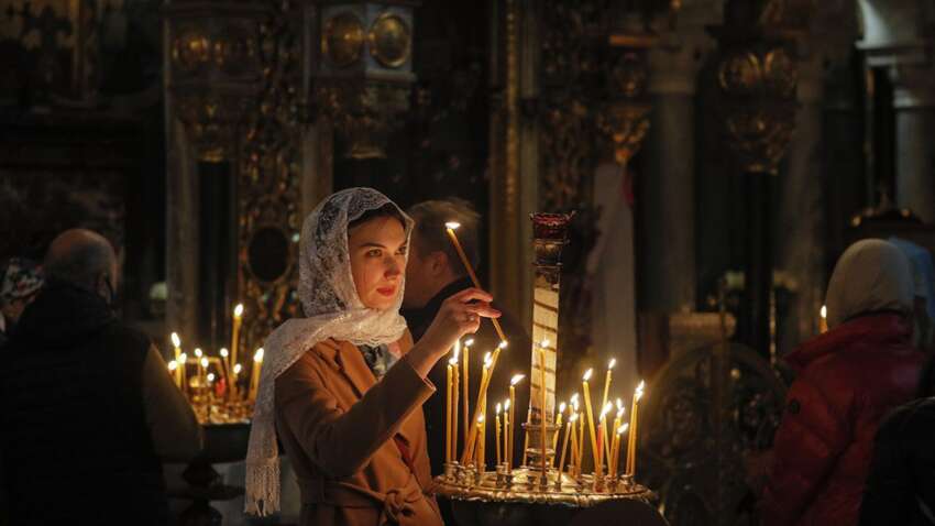 Це погана прикмета: що ви завжди робите у церкві, але чого насправді не можна робити