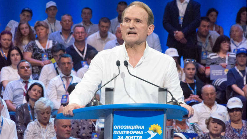 В день освобождения Украины от нацистов партия Медведчука символически объединила всю страну, - эксперт