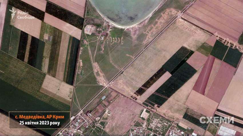 Росія перекидає війська з Криму і збирає контрактників Росія перекидає війська з Криму і збирає контрактників