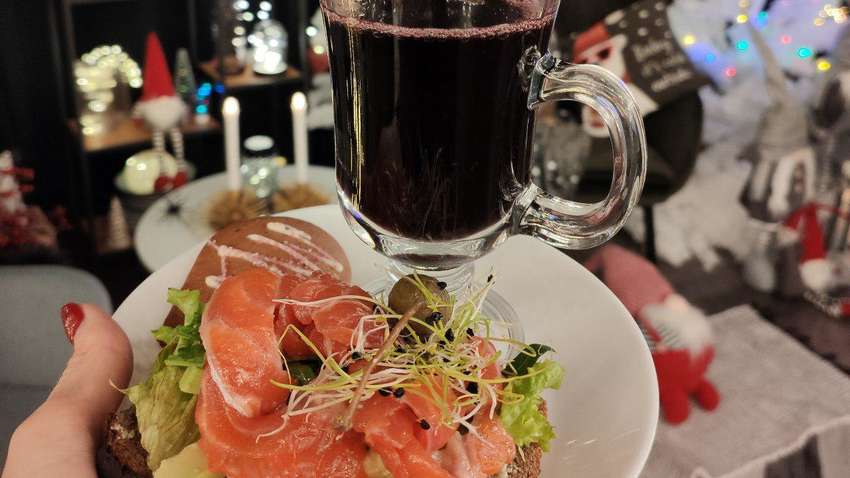 Свічки, какао та близькі: в JYSK розповіли українцям, як стати щасливими