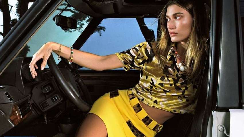 Хейли Бибер показала фанатам ягодицы во время новой съемки