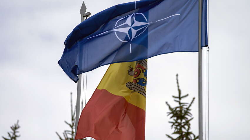 Война в Украине стала уроком: хотят ли теперь граждане Молдовы в ЕС и НАТО