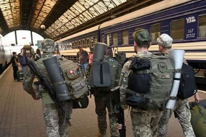 В Україні мобілізують чоловіків молодше 25 років: кого забирають до армії 