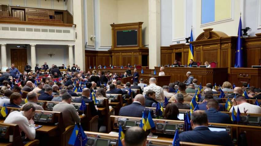 Хватит "надпотужности" и "незламности": ситуация в Украине значительно ухудшится уже через неделю