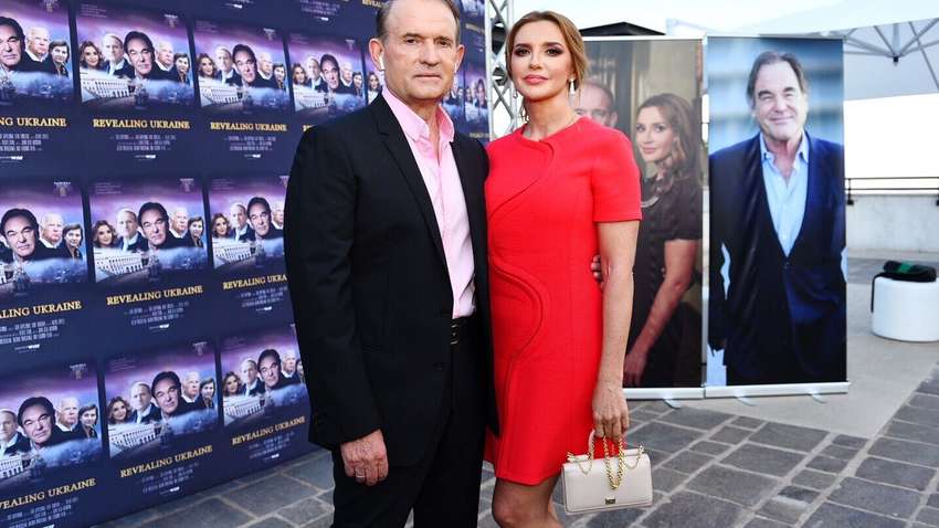 Оливер Стоун представил на фестивале в Таормине фильм "Нерассказанная история Украины" с Медведчуком и Марченко в главных ролях