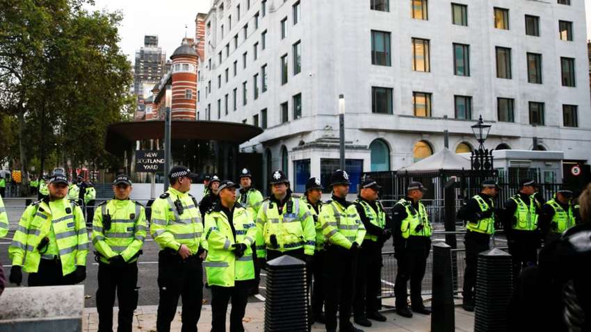 Почему полиция начала арестовывать английских фанатов за комментарии в интернете