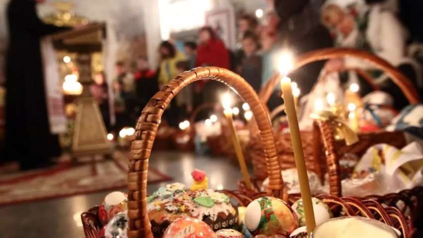 Украинская власть не запретила посещать храмы на Пасху: плюсы и минусы такого решения 