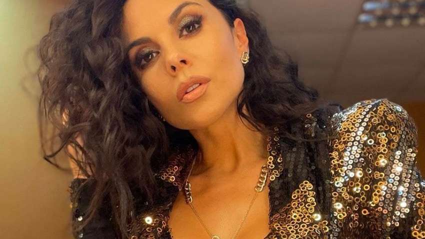 Настя Каменских в красном платье очаровала фанатов (ФОТО)