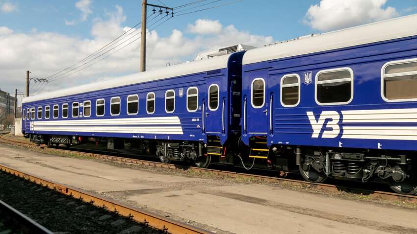 Враг снова атакует железную дорогу: пригородные поезда временно не будут курсировать в нескольких регионах