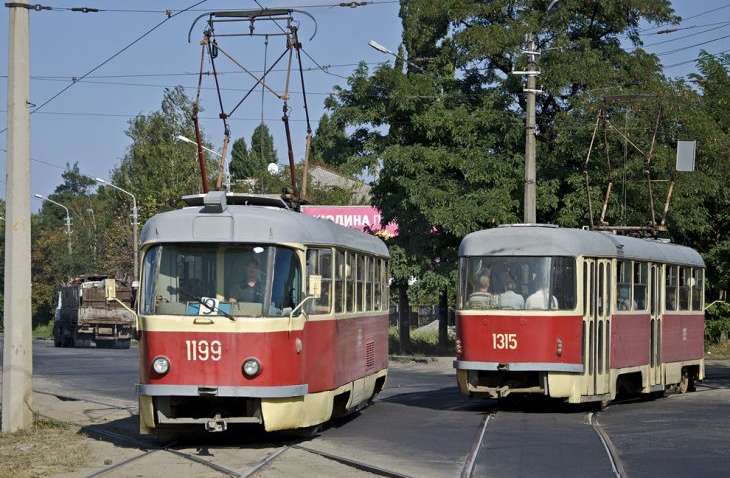 У Києві у трамвая відмовили гальма, люди вистрибували на ходу, - ВІДЕО