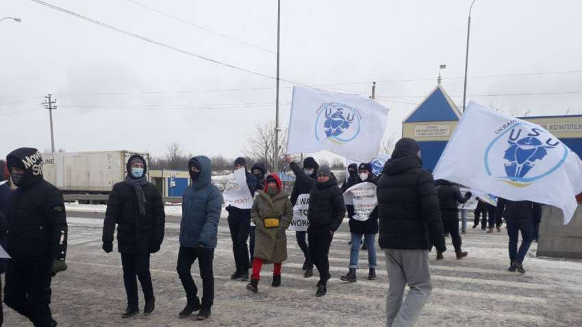 Моряки протестуют на трассе Одесса-Киев: причины (ФОТО, ВИДЕО)