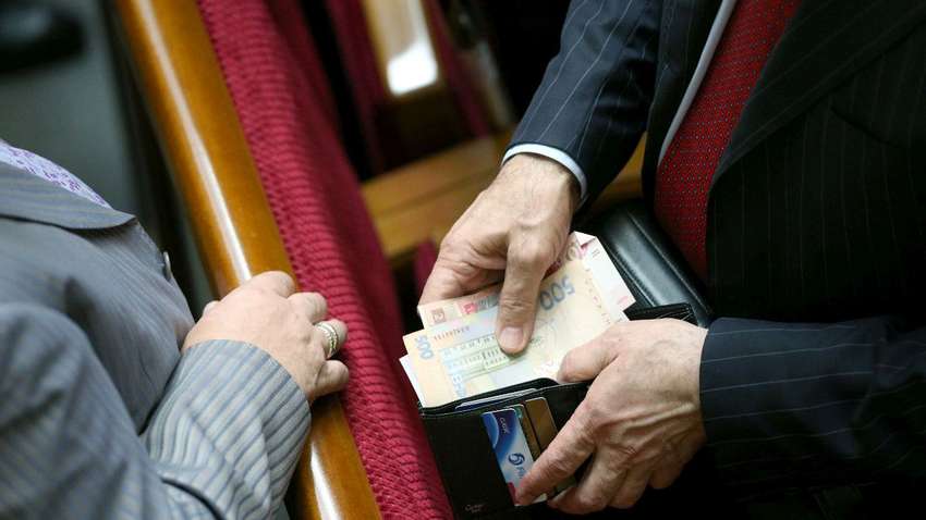 Народні депутати в Україні та Європі: у скільки обходяться «слуги народу»
