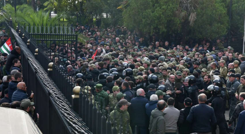 "Це позитивний сигнал": чому протести в Абхазії вигідні Україні