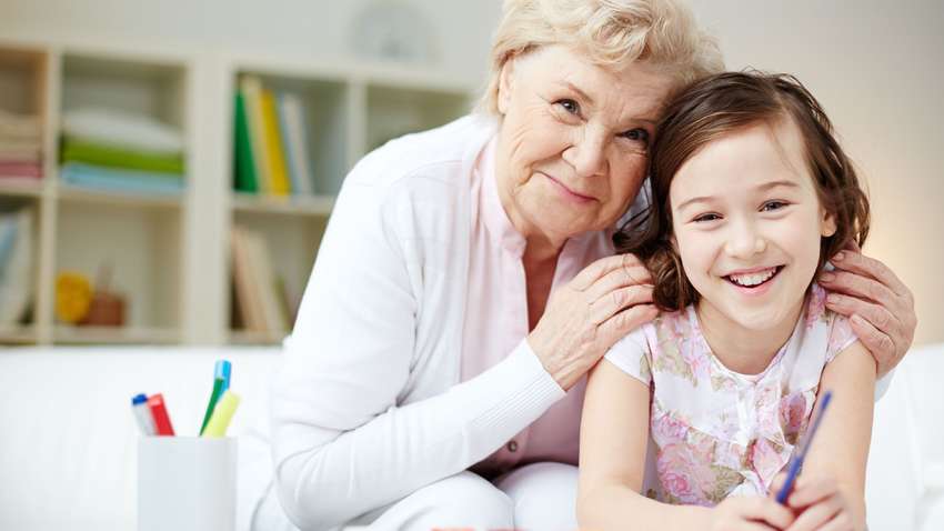 Бабуся або няня? Бабуся або няня?