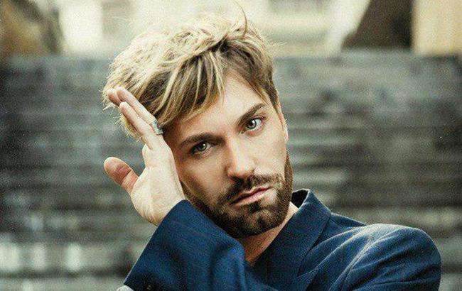 Відомий український співак зізнався, що жив з Андрієм Данилко