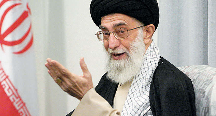 Духовный лидер Ирана обвинил Великобританию в пиратстве