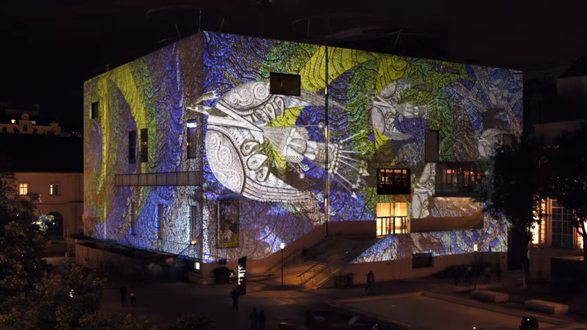 «Українська ніч» у Відні: фасад музею покрився української мозаїкою 