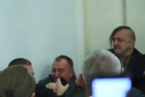 Головний аргумент — кулаки: нардепи влаштували справжнє побоїще на Комітеті Ради