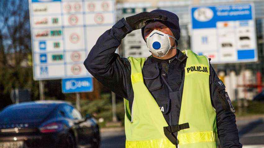 У Польщі почнуться масові перевірки населення на коронавірус