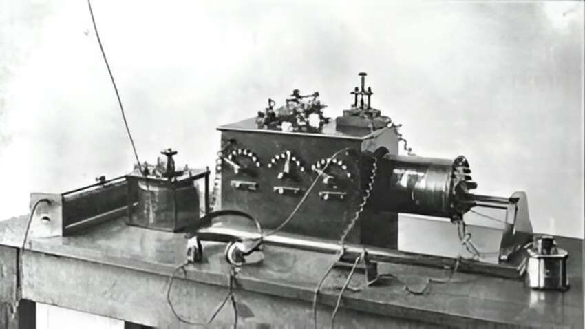 Як раніше люди виживали та існували без соцмереж та інтернету: сьогодні світ відзначає Всесвітній день радіо