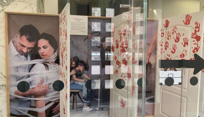У Київраді відчинять символічні двері, щоб зробити домашнє насильство видимим