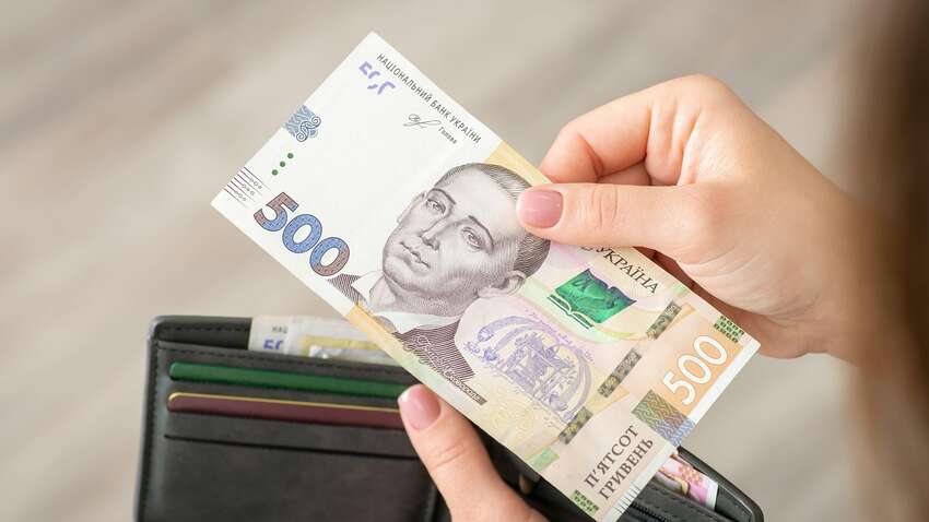 Українці будуть платити податки від продажу навіть однієї речі: новий законопроєкт Українці будуть платити податки від продажу навіть однієї речі: новий законопроєкт