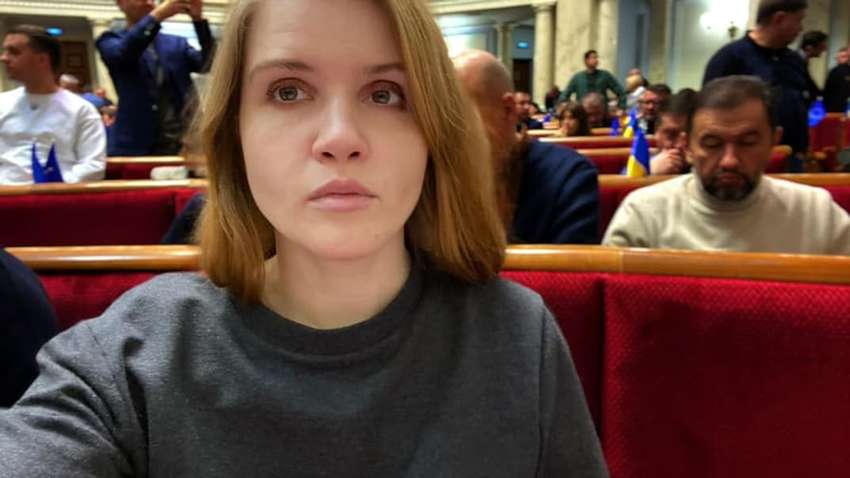 Безугла йде з оборонного комітету ВРУ, але вже вигадала, де хоче попрацювати