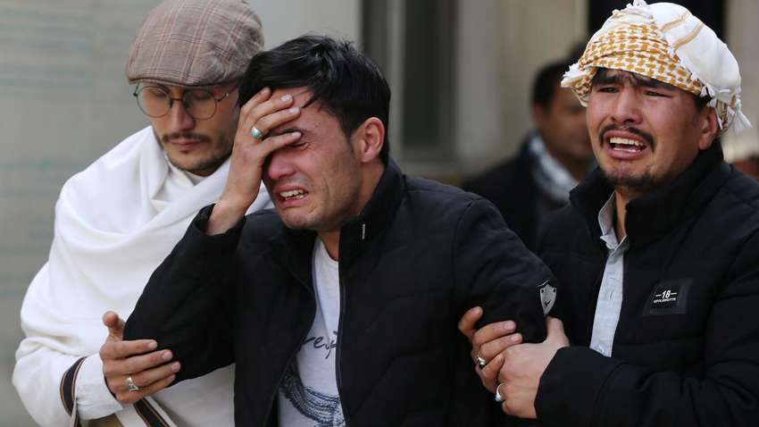 Радикалы расстреляли почти сотню участников акции, среди которых был премьер Афганистана