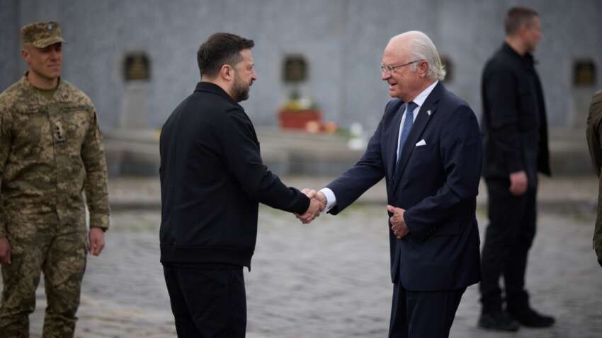 Швеция таки хочет поквитаться с РФ: что стоит за визитом короля Карла XVI Густава в Украину