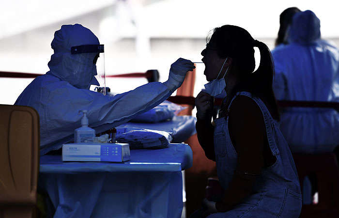 Резкий рост COVID-19 в Украине: почти 12 тысяч случаев в июле