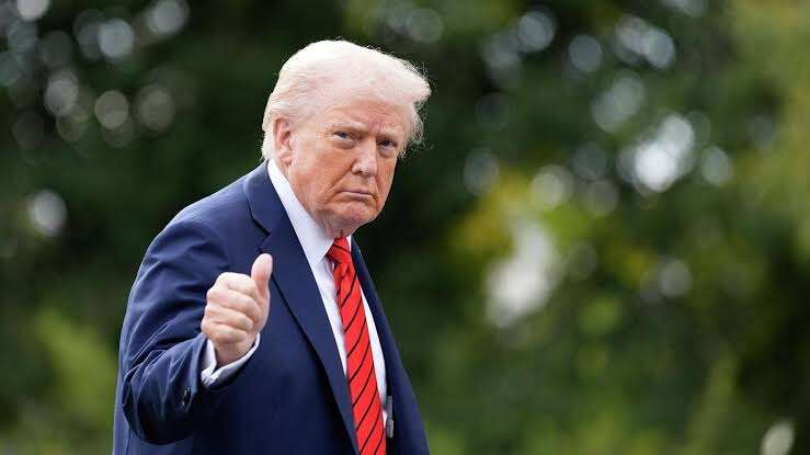 Трамп забрал себе кубок КЧС: "Челси" получит копию