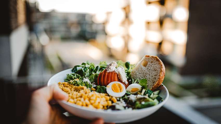Що не можна робити після їжі: три звички, які руйнують здоров'я