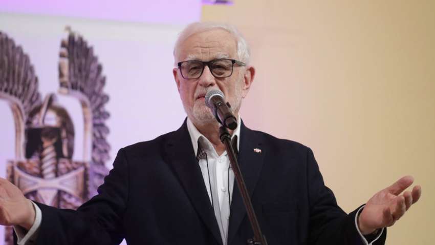 Скандал у Польщі: сатирик закликав поселяти мігрантів в Аушвіц Скандал у Польщі: сатирик закликав поселяти мігрантів в Аушвіц