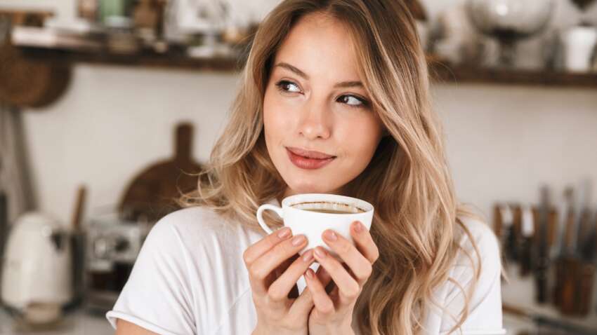 Ученые раскрыли, когда следует выпить последнюю чашку кофе, чтобы ночью хорошо выспаться Ученые раскрыли, когда следует выпить последнюю чашку кофе, чтобы ночью хорошо выспаться