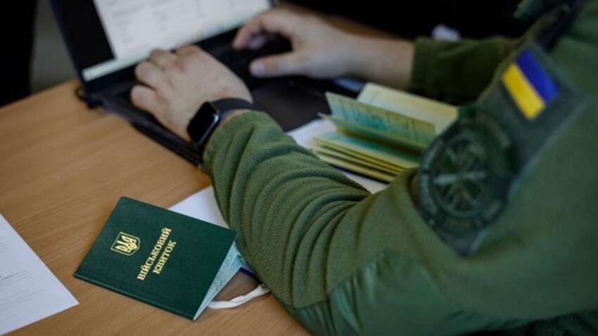 В Украине могут резко "порезать" бронирование: в Раде раскрыли, кого это коснется в первую очередь В Украине могут резко "порезать" бронирование: в Раде раскрыли, кого это коснется в первую очередь