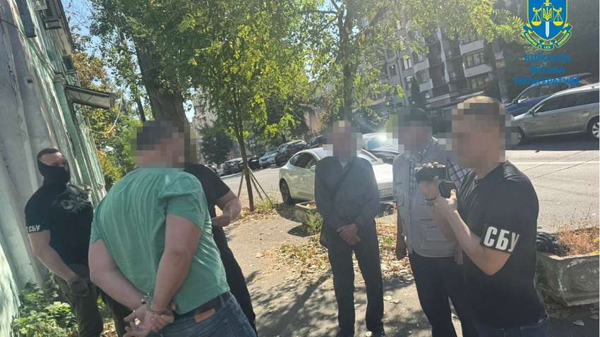 Чиновника "Энергоатома" поймали на взятке в размере 100 тыс. грн: подробности