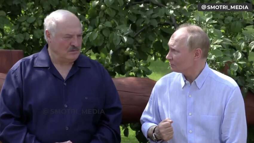 Повернуть, а не захоплять: Путін виправив Лукашенка, коли той говорив про окупацію України (ВІДЕО) Повернуть, а не захоплять: Путін виправив Лукашенка, коли той говорив про окупацію України (ВІДЕО)