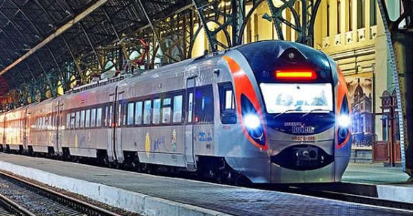 С февраля украинцы смогут кататься в Прагу “за копейки”