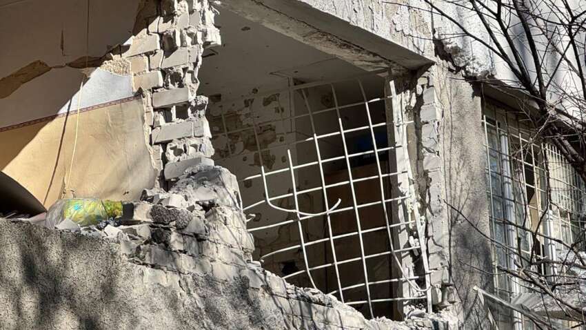 Звірячий удар по дитячій лікарні у Херсоні: що відомо про дітей  Звірячий удар по дитячій лікарні у Херсоні: що відомо про дітей