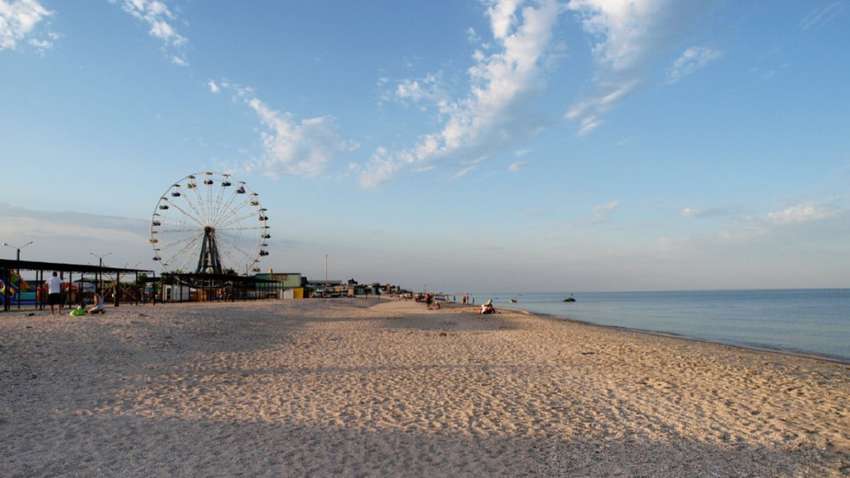 Азовське море кольору капучино та ще й з пінкою: як виглядає український курорт Азовське море кольору капучино та ще й з пінкою: як виглядає український курорт