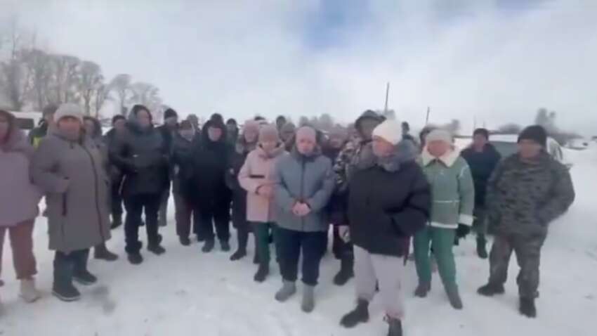 «Пусть меня убьют вместе с моими коровами»: русские перекрыли дорогу 