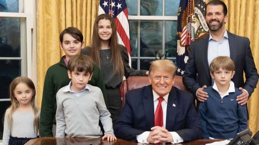 Син Трампа опублікував фото з батьком на фоні українського прапора